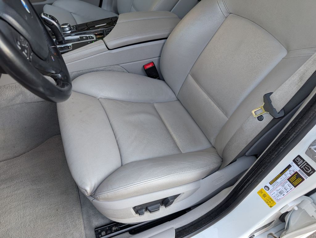 2013 BMW 5 Series Image 15