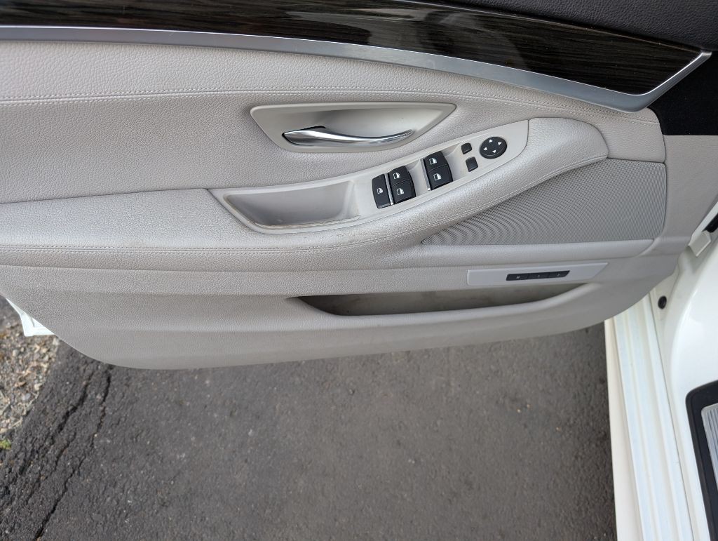 2013 BMW 5 Series Image 16