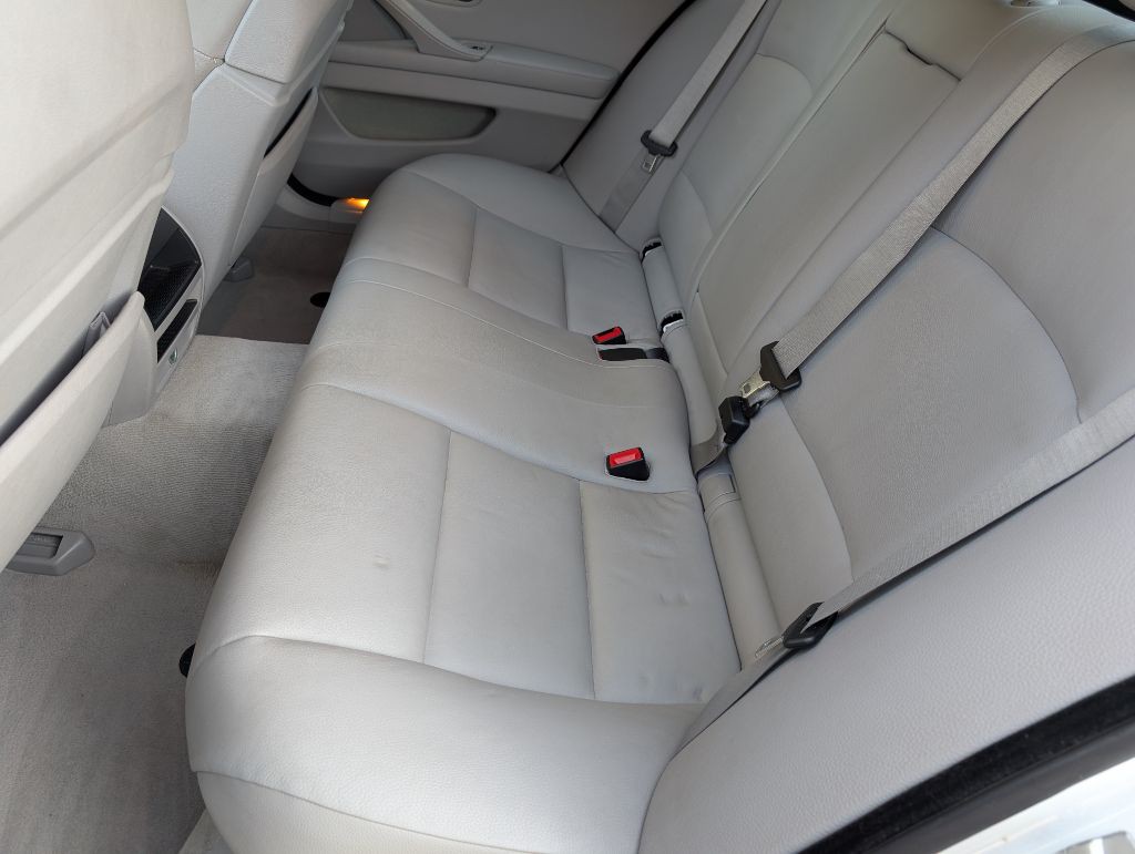 2013 BMW 5 Series Image 17