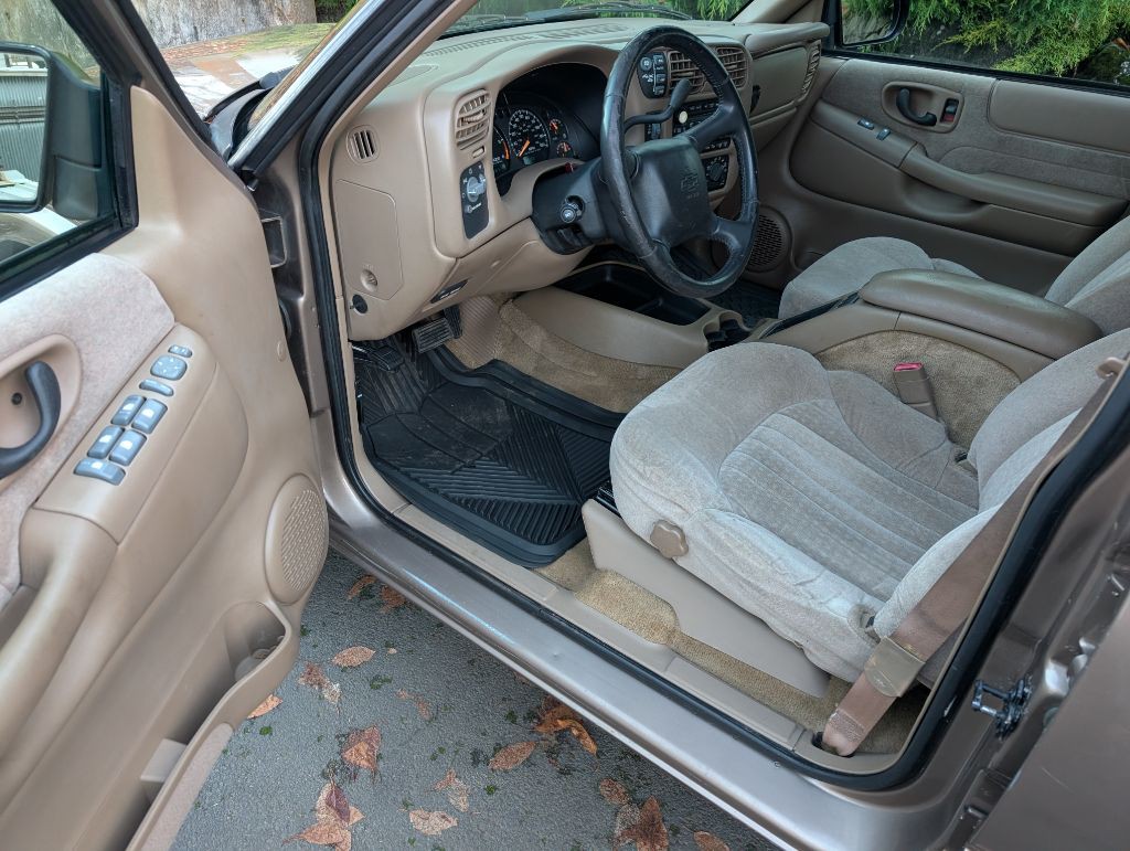 2002 Chevrolet Blazer Image 6