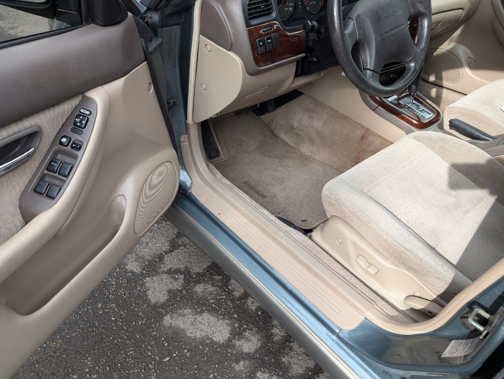 2001 Subaru Legacy Image 17
