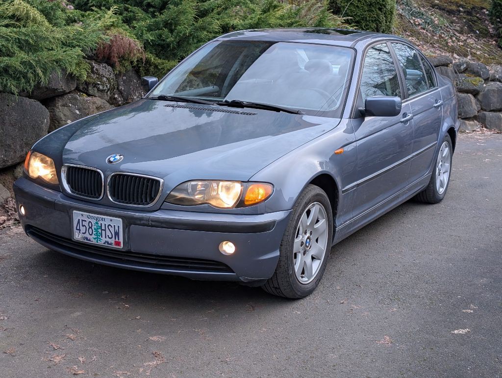 2005 BMW 3 Series Image 2