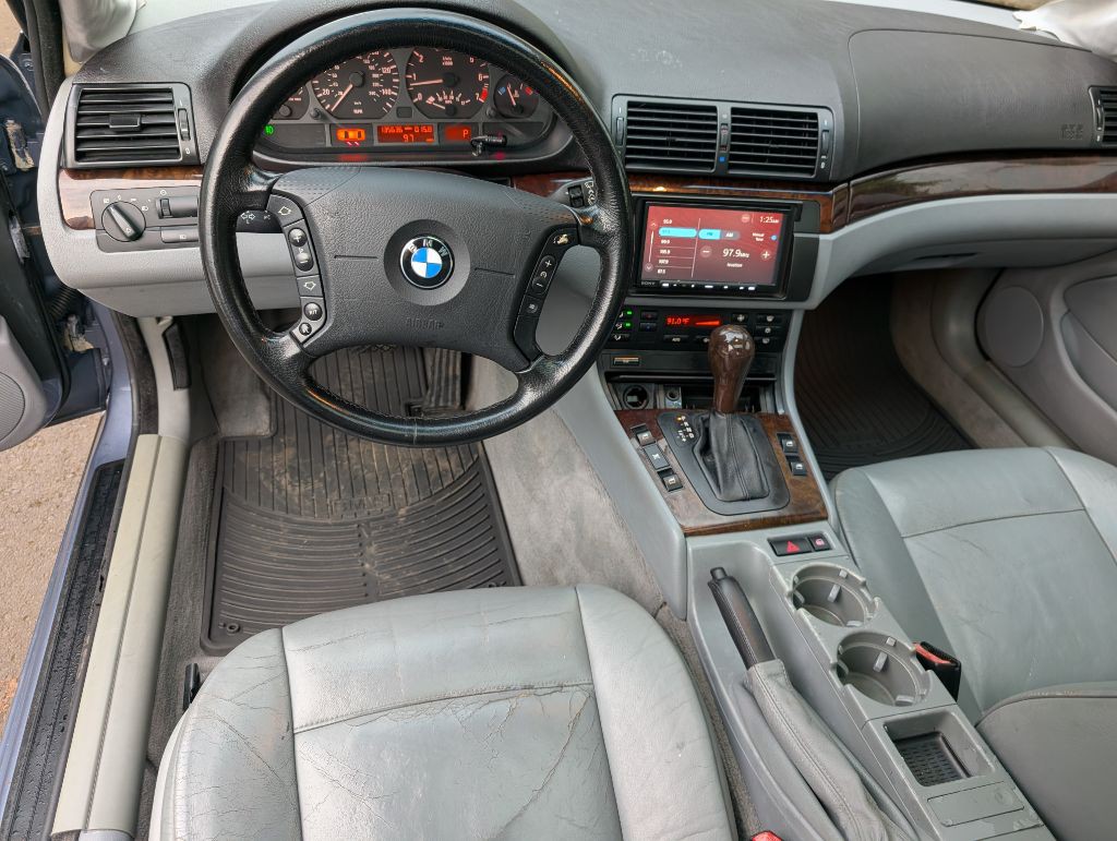 2005 BMW 3 Series Image 9
