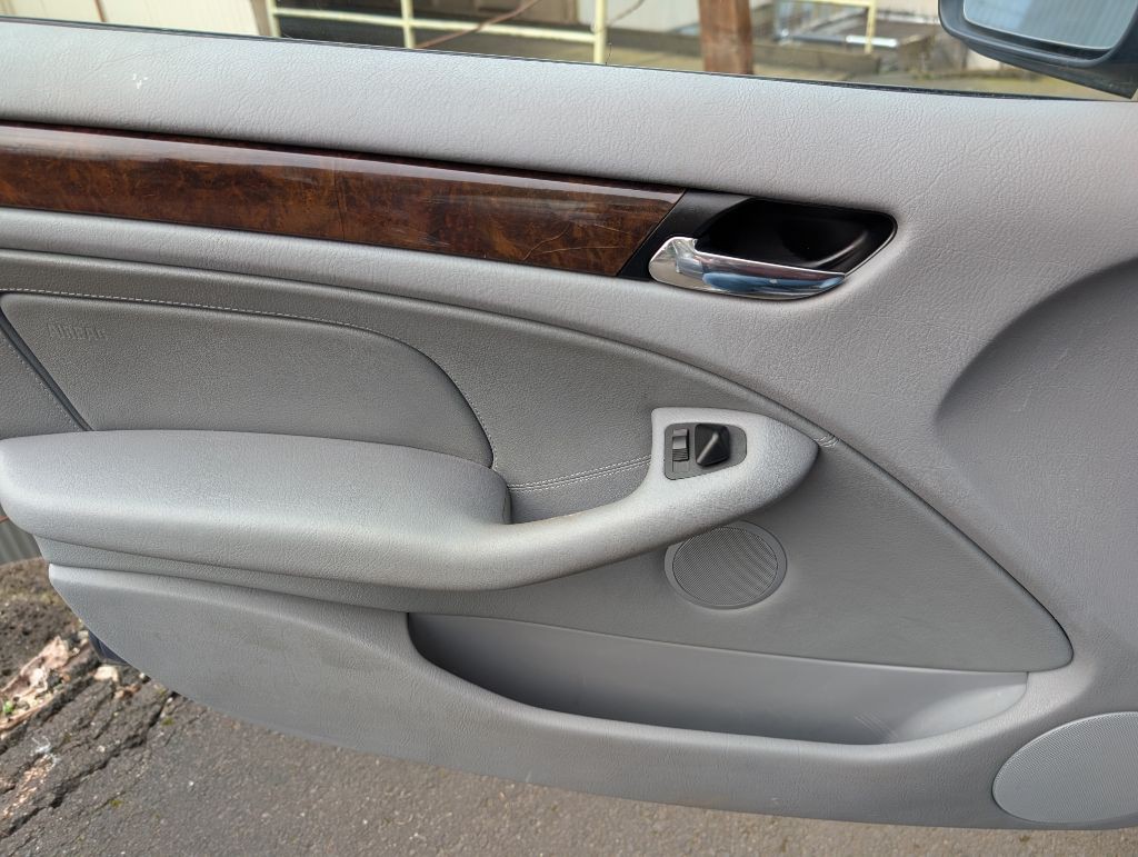 2005 BMW 3 Series Image 13