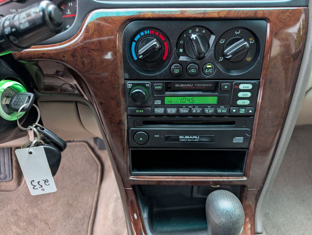 2002 Subaru Legacy Image 10