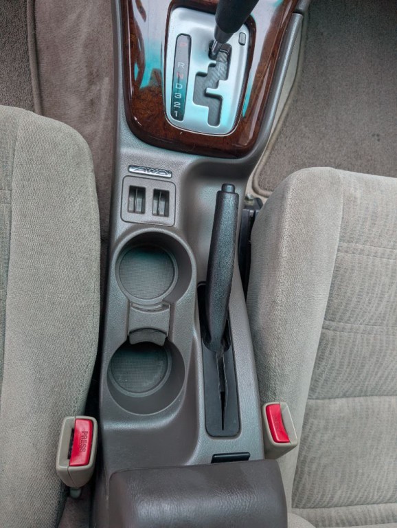 2002 Subaru Legacy Image 11