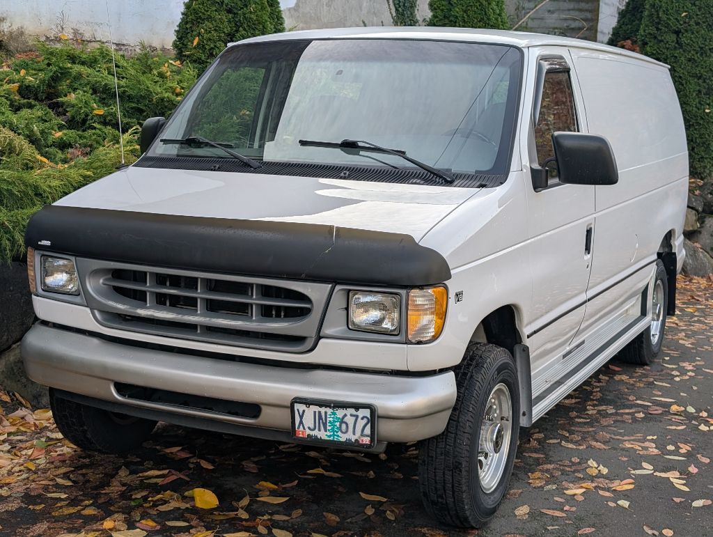 2000 Ford Econoline Image 2