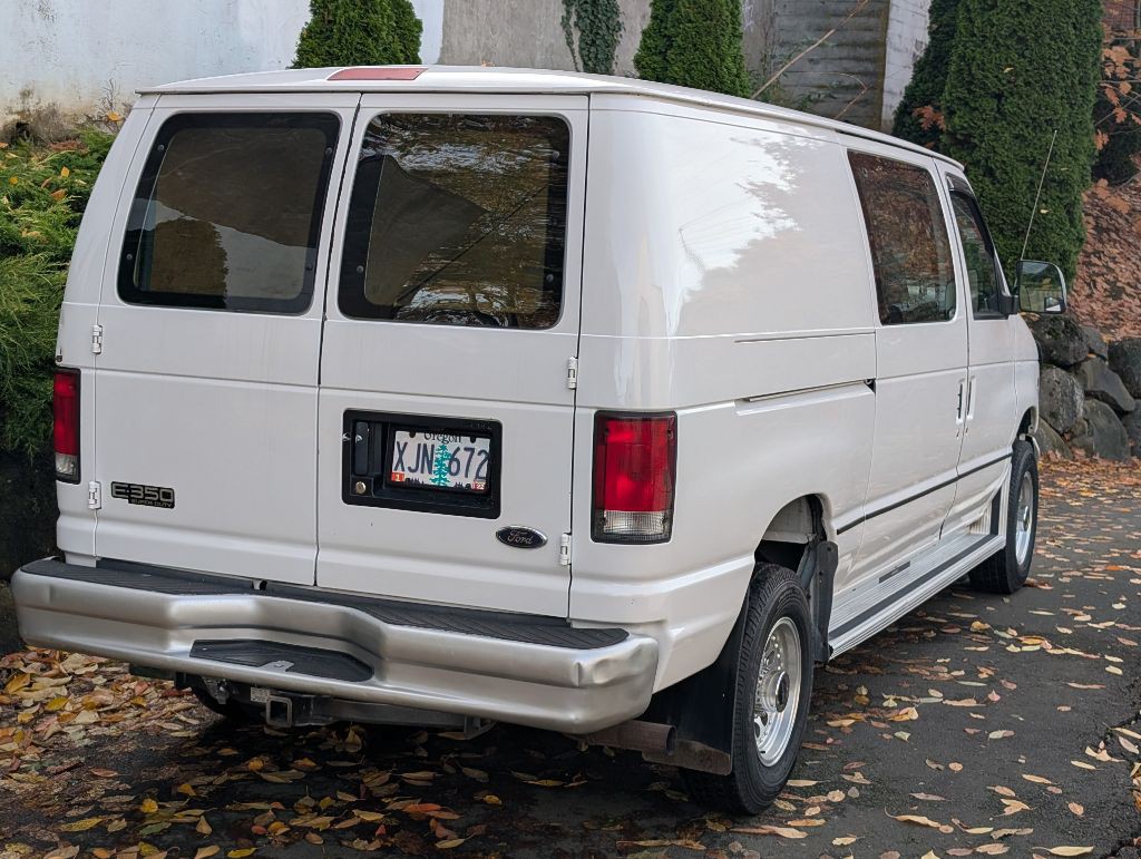 2000 Ford Econoline Image 4