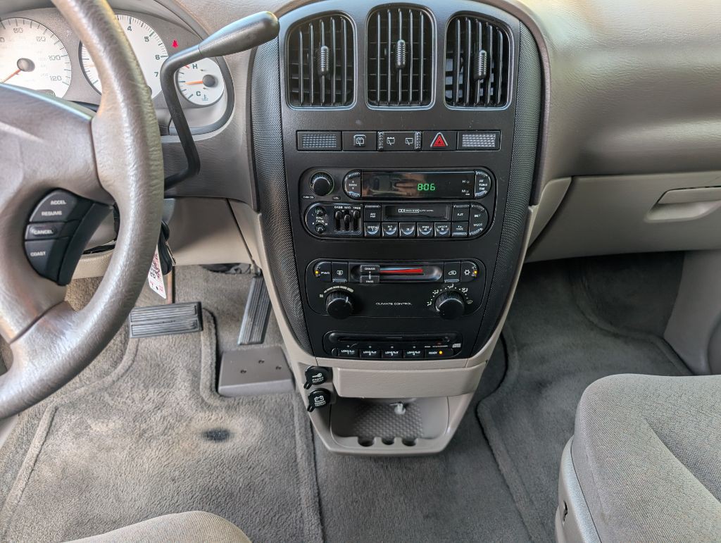 2002 Dodge Ram Van Image 5