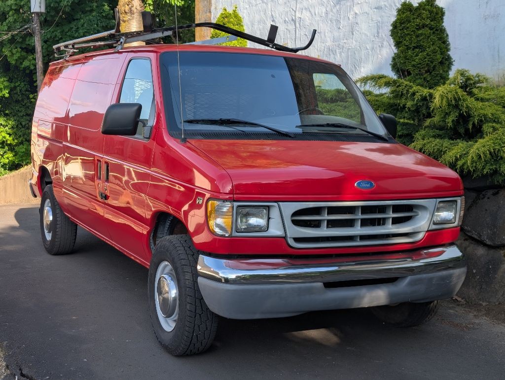 1997 Ford Econoline Image 1