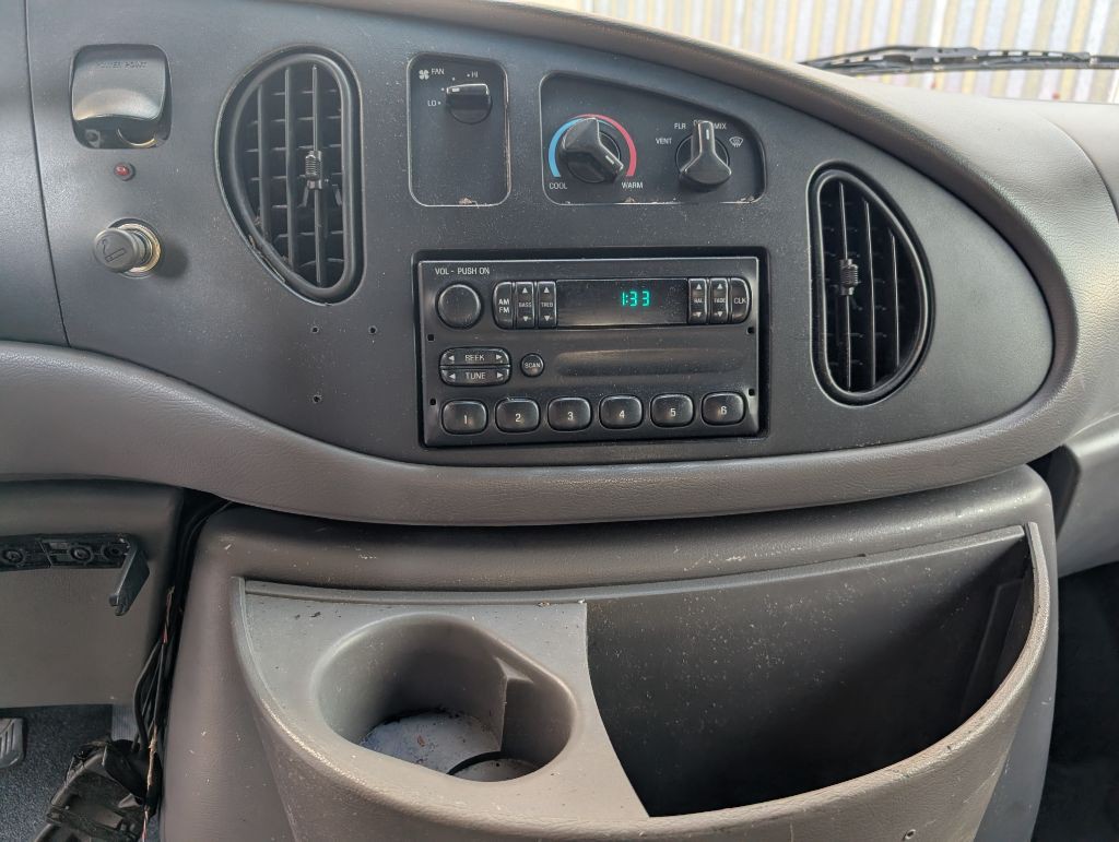 1997 Ford Econoline Image 11