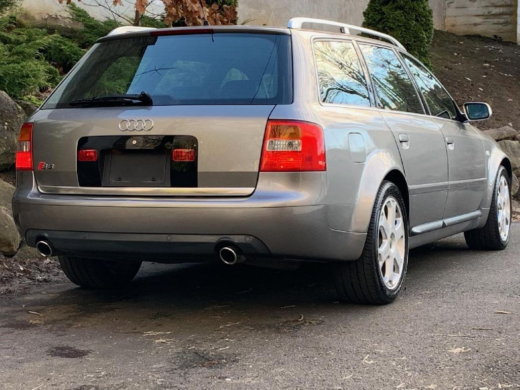 2002 Audi S6 Image 4