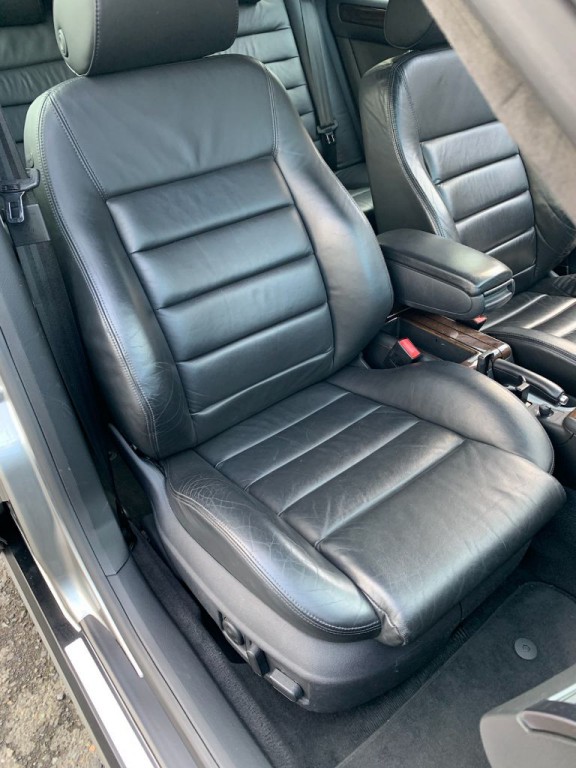 2002 Audi S6 Image 11