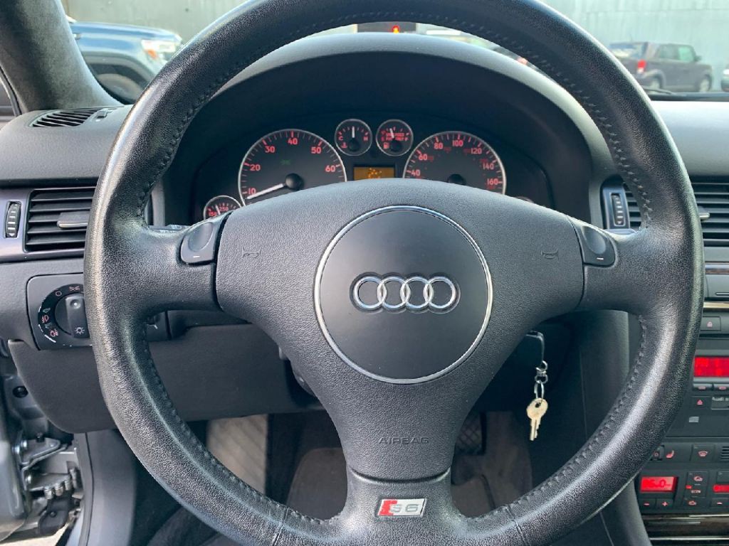2002 Audi S6 Image 17