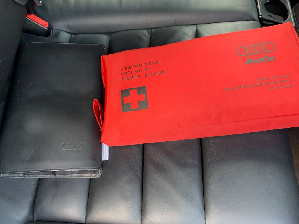 2002 Audi S6 Image 25