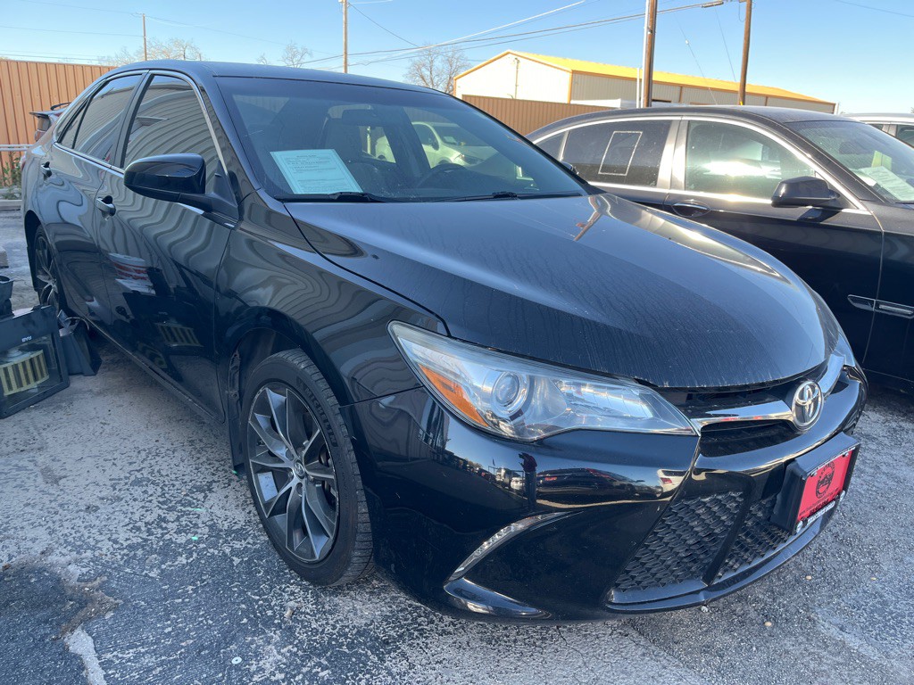2015 Toyota Camry Image 2