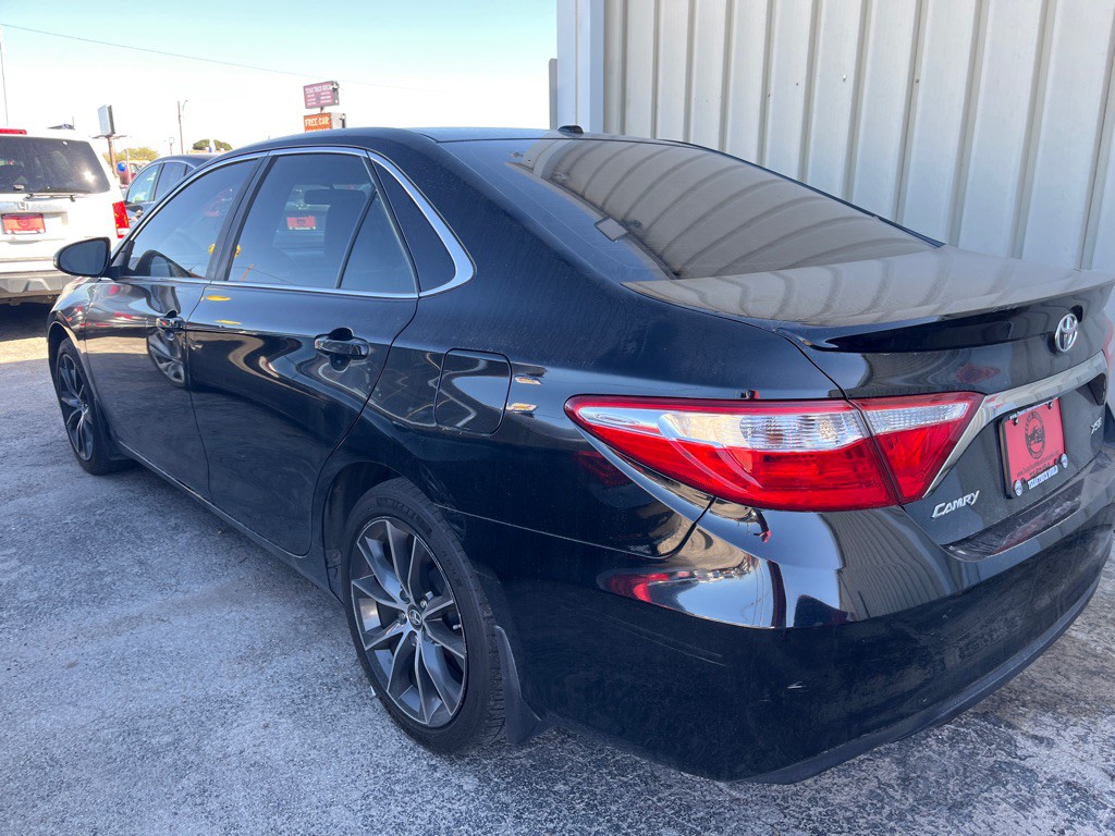 2015 Toyota Camry Image 4