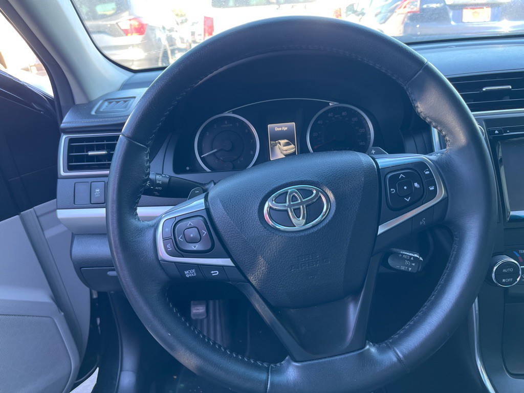 2015 Toyota Camry Image 6