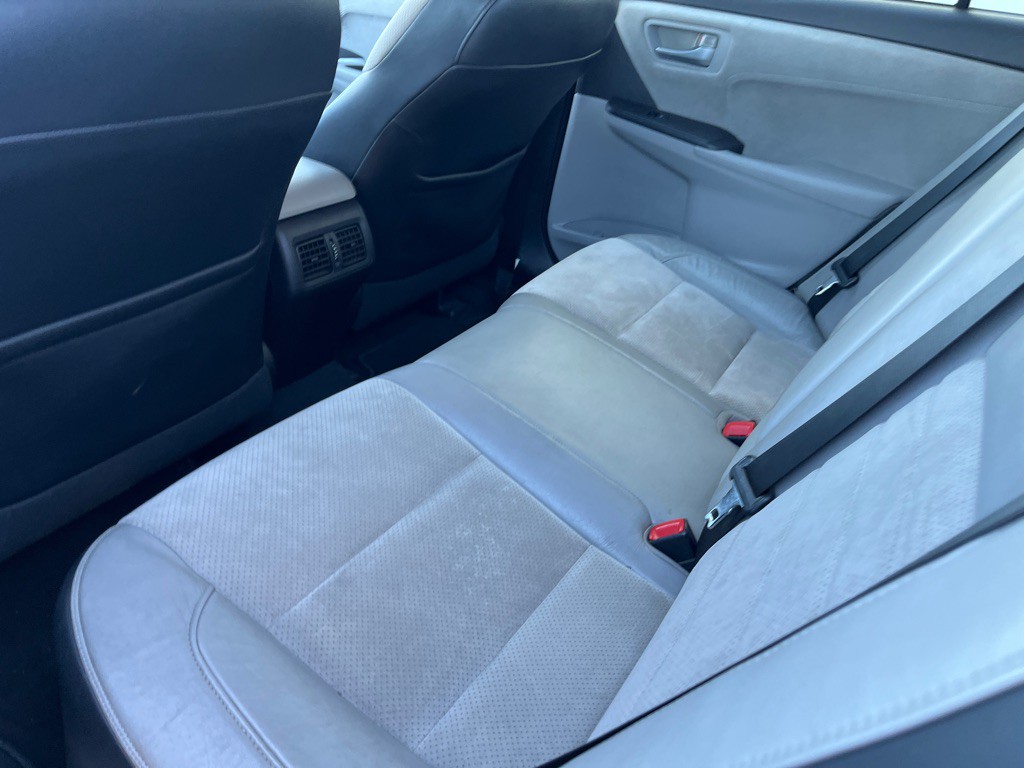 2015 Toyota Camry Image 8