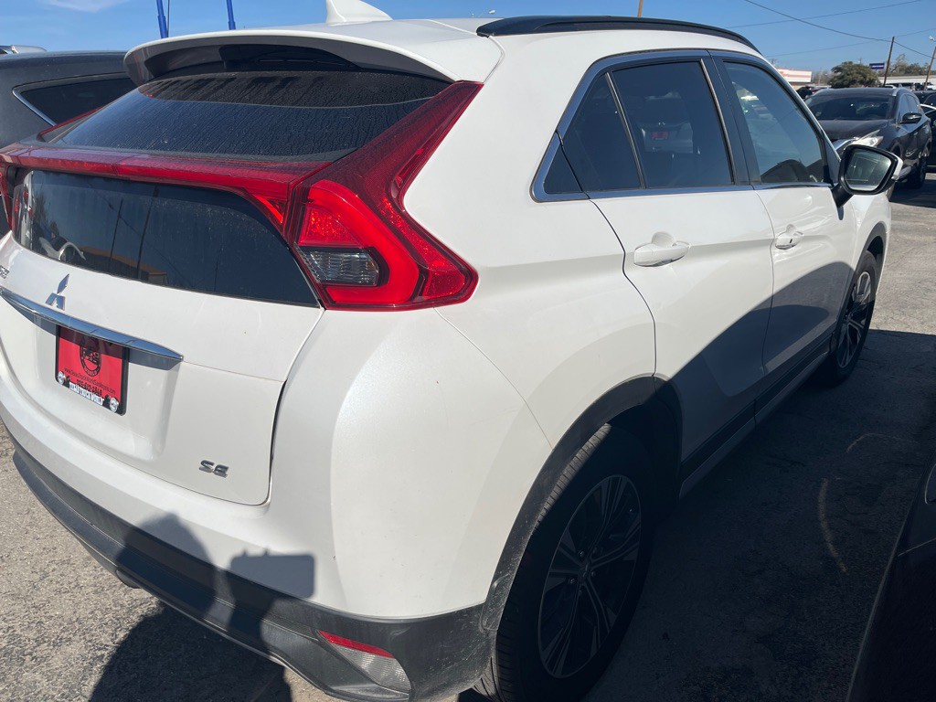 2020 Mitsubishi Eclipse Image 3