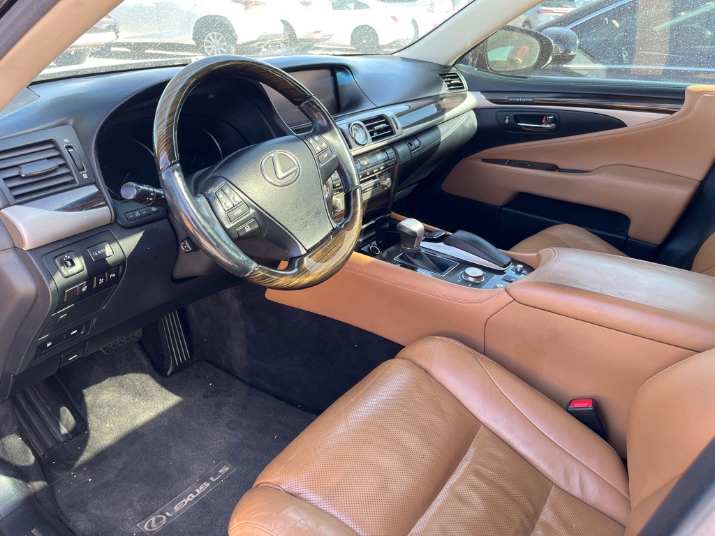 2014 Lexus LS Image 5