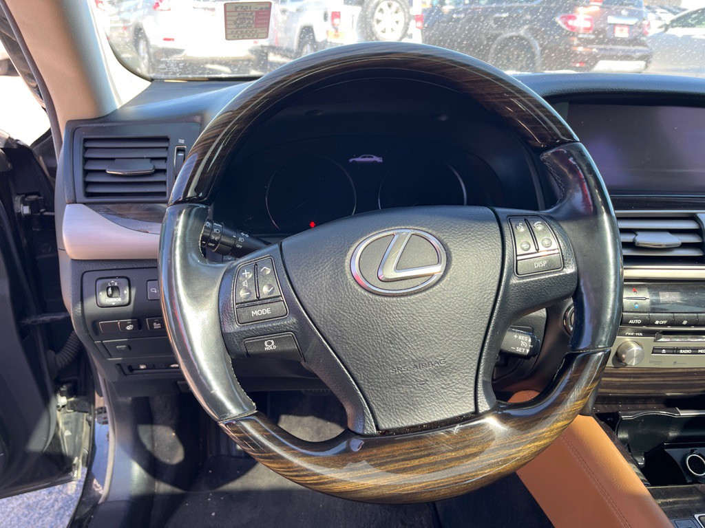 2014 Lexus LS Image 6