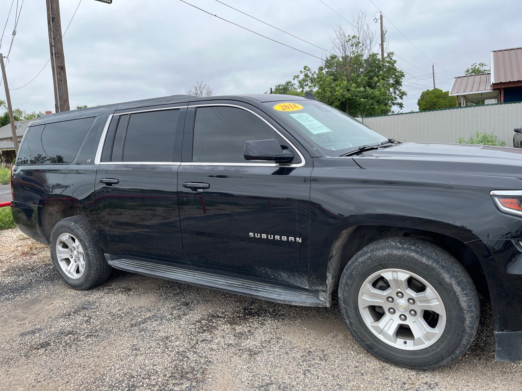 2018 Chevrolet Suburban Image 2