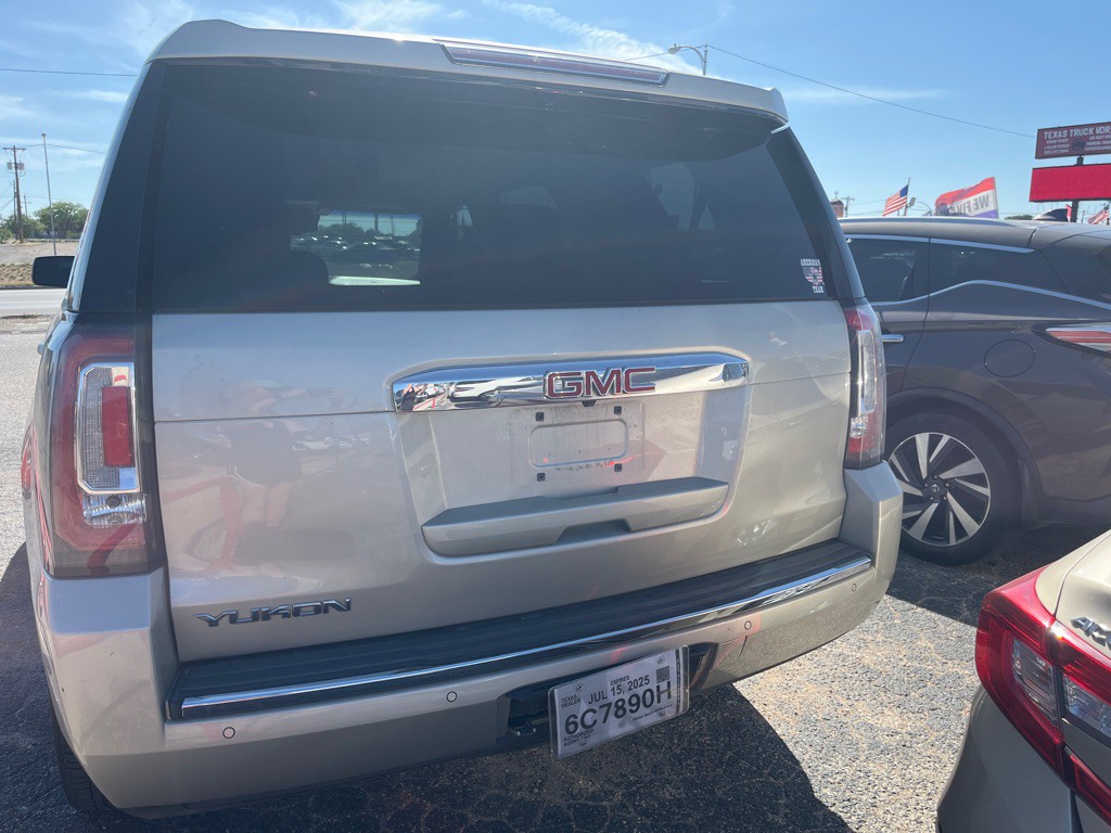 2017 GMC Yukon Image 3