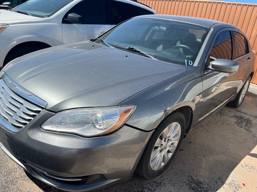2012 Chrysler 200 Image 2