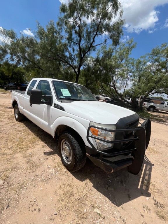 2011 Ford F-250 Image 2
