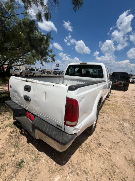 2011 Ford F-250 Image 3