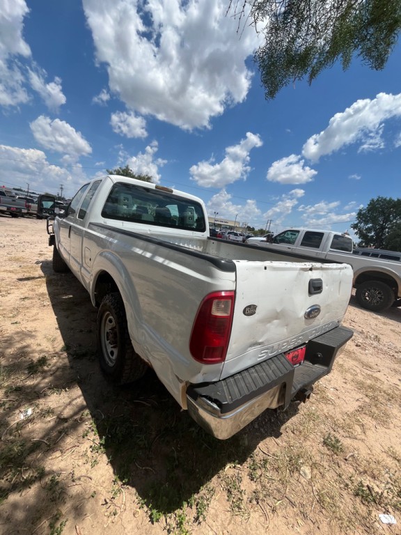 2011 Ford F-250 Image 4