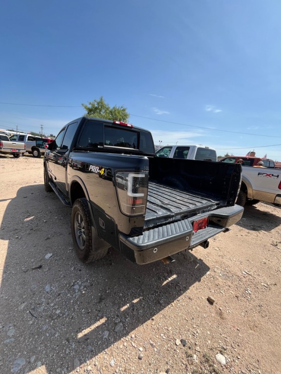 2014 Nissan Titan Image 3