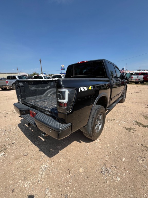 2014 Nissan Titan Image 4