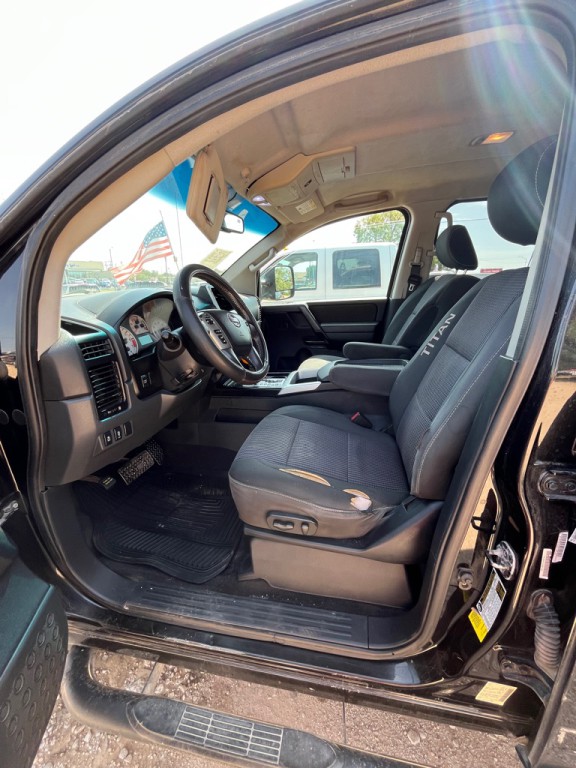 2014 Nissan Titan Image 5
