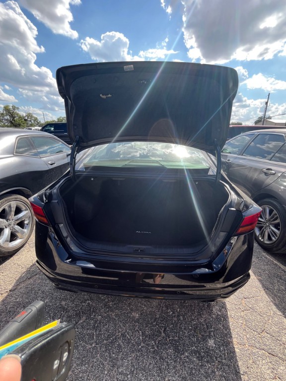 2023 Nissan Altima Image 5