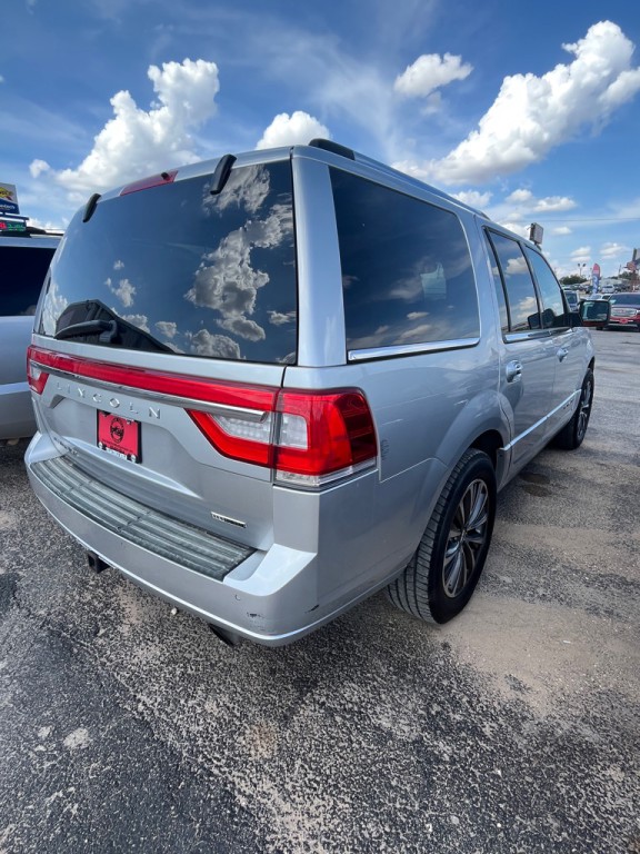 2016 Lincoln Navigator Image 3