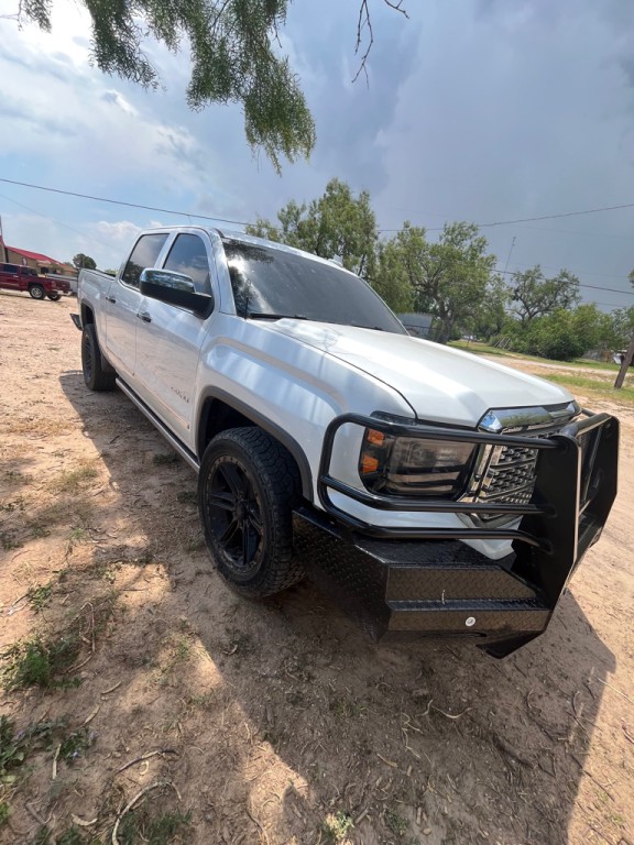 2018 GMC Sierra Image 2