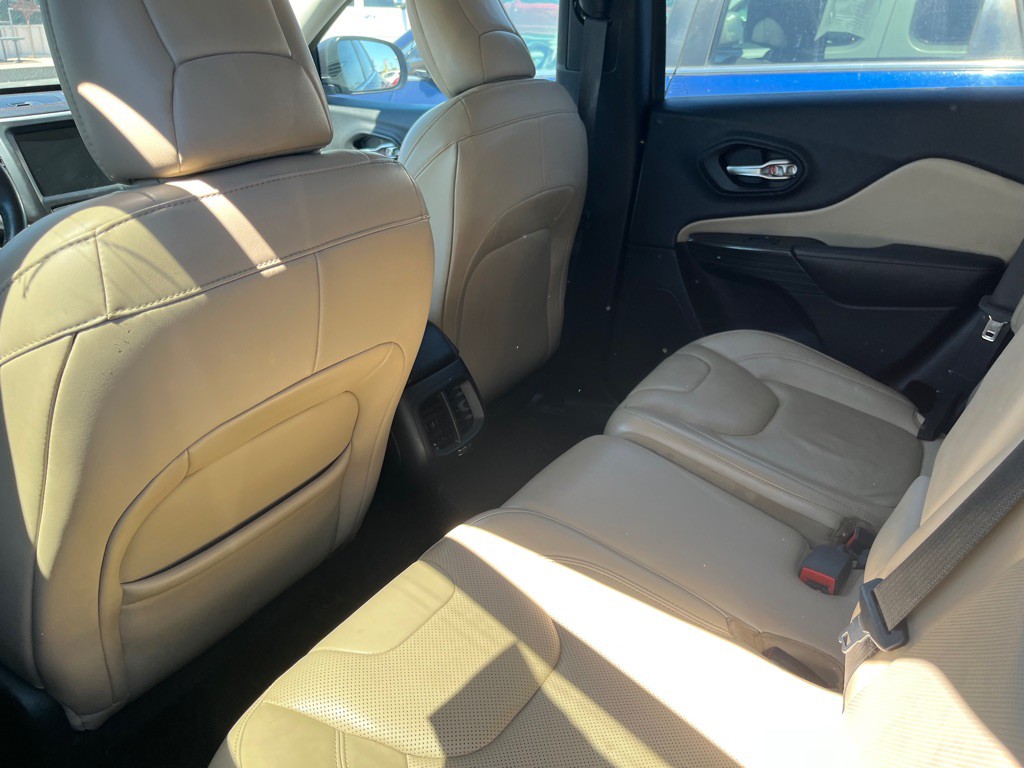 2015 Jeep Cherokee Image 8