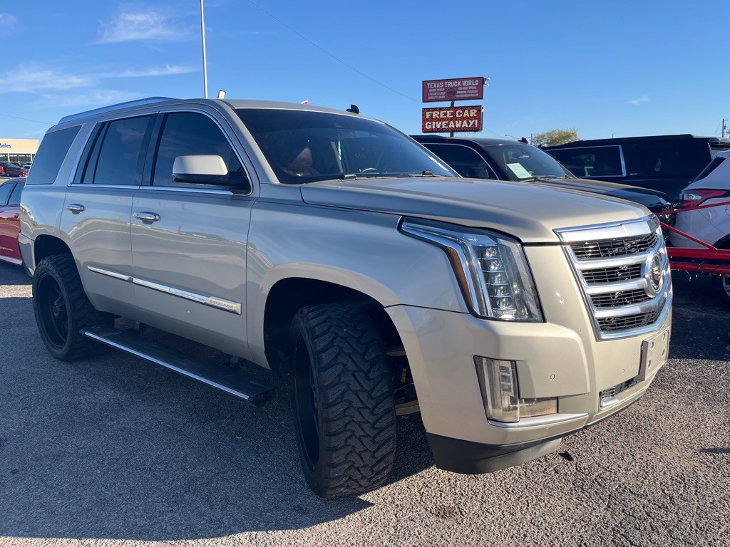 2015 Cadillac Escalade Image 2
