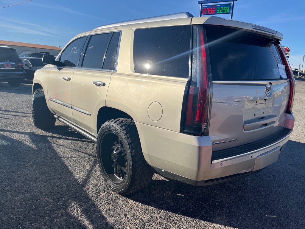 2015 Cadillac Escalade Image 4