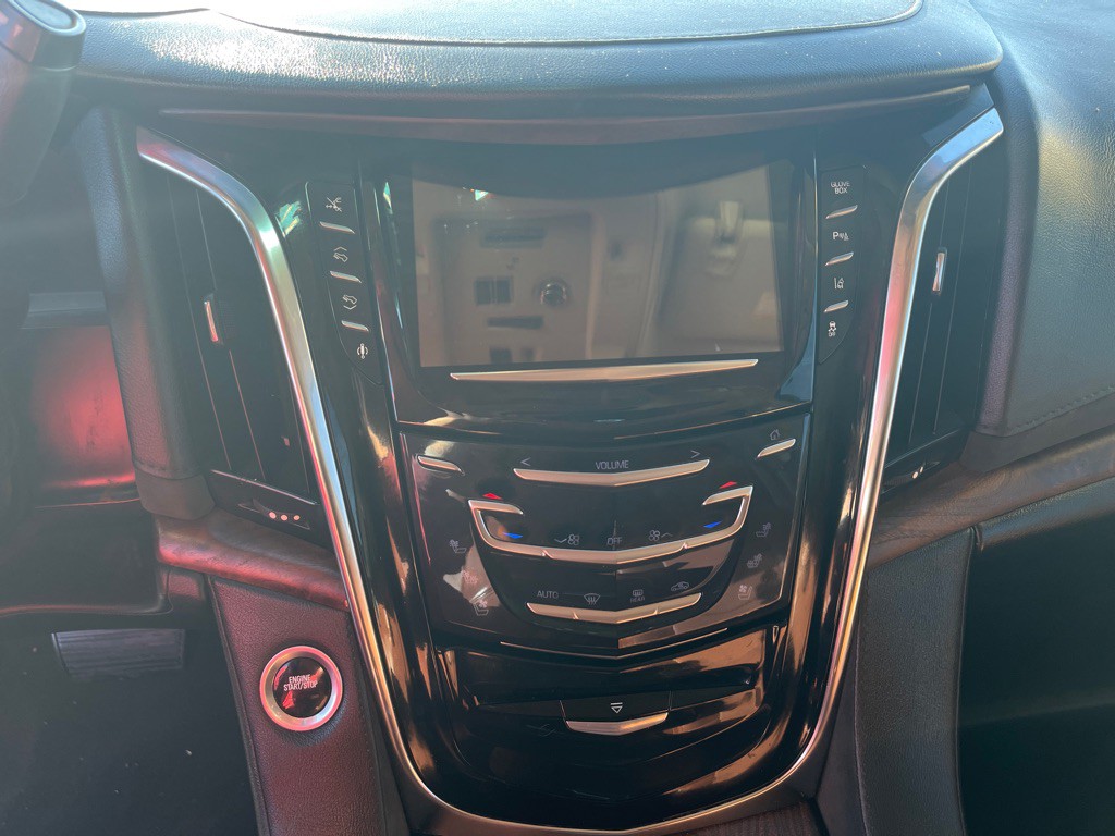 2015 Cadillac Escalade Image 7
