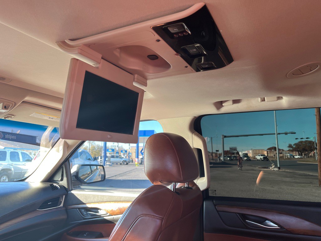 2015 Cadillac Escalade Image 11