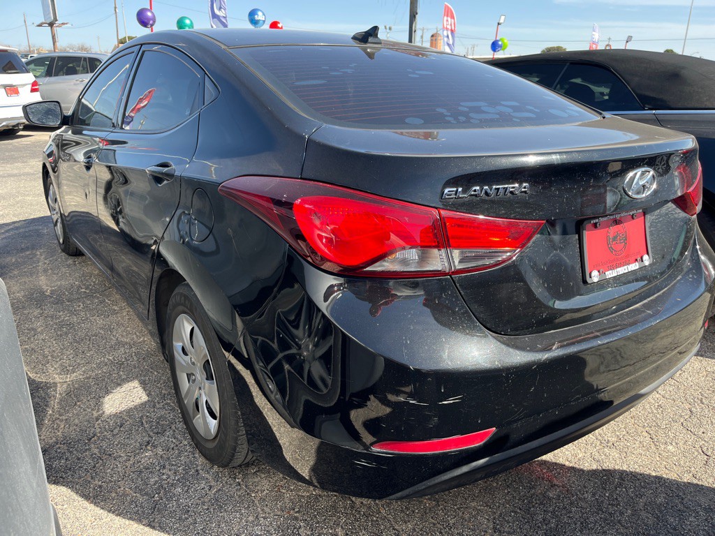 2016 Hyundai Elantra Image 4