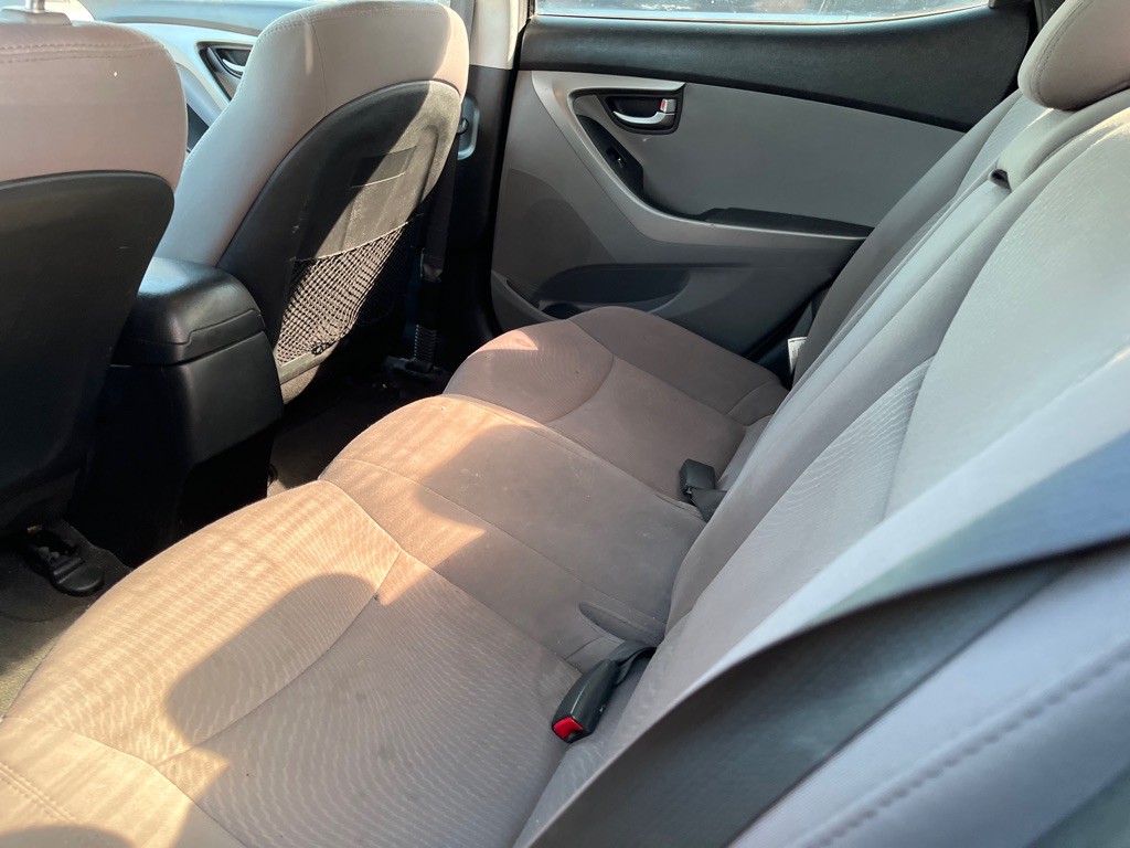 2016 Hyundai Elantra Image 8