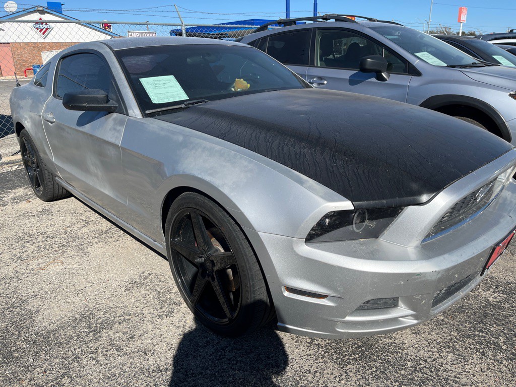 2014 Ford Mustang Image 2