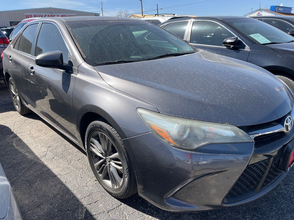 2016 Toyota Camry Image 2