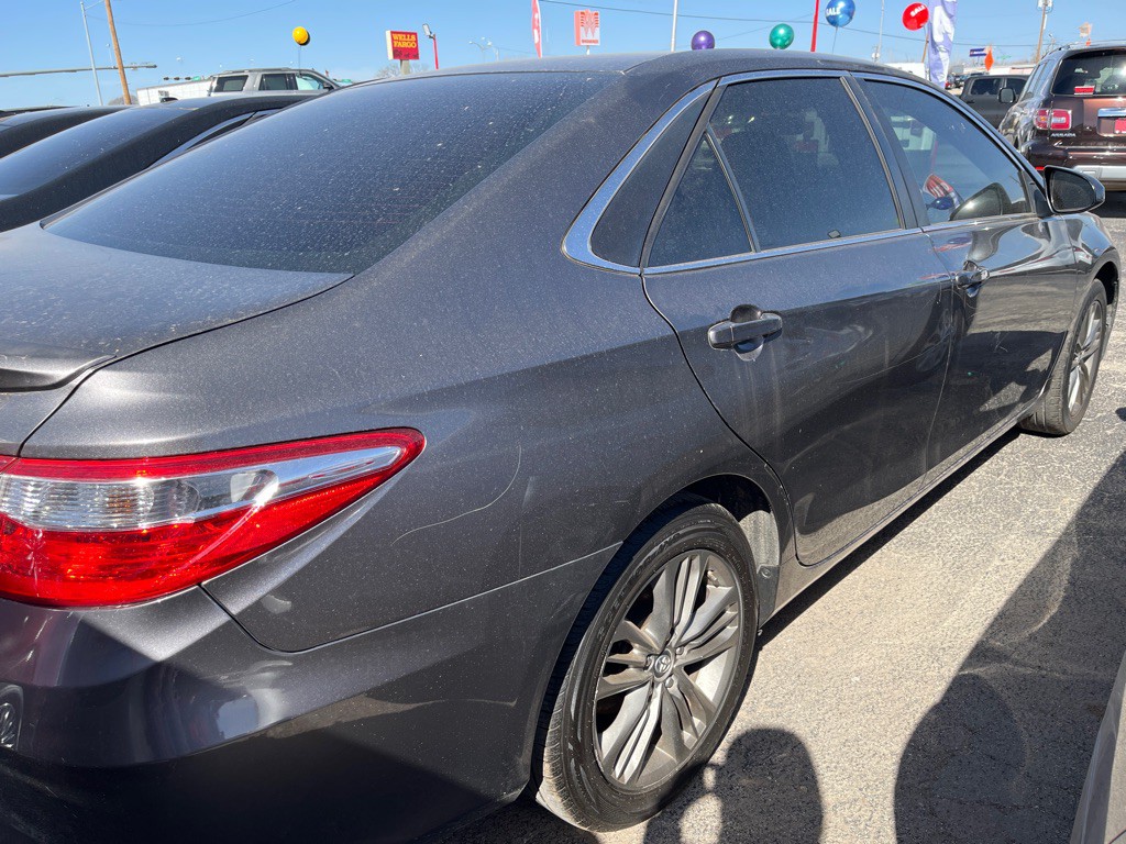 2016 Toyota Camry Image 3