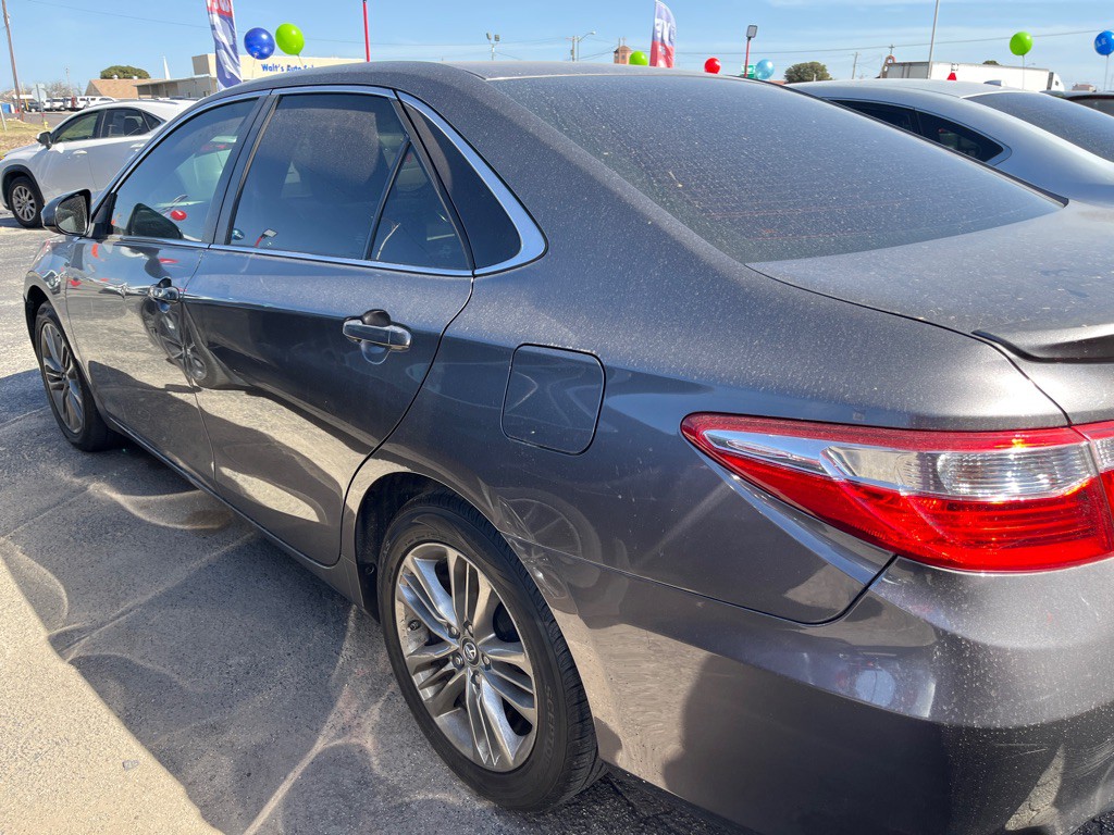 2016 Toyota Camry Image 4