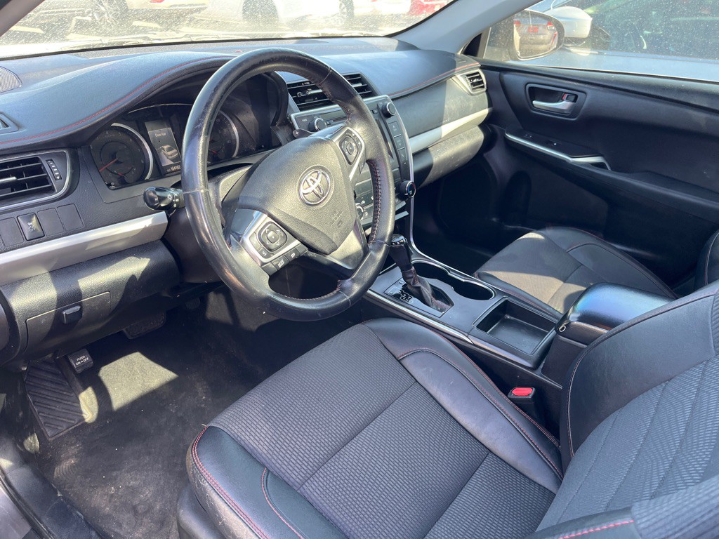 2016 Toyota Camry Image 5